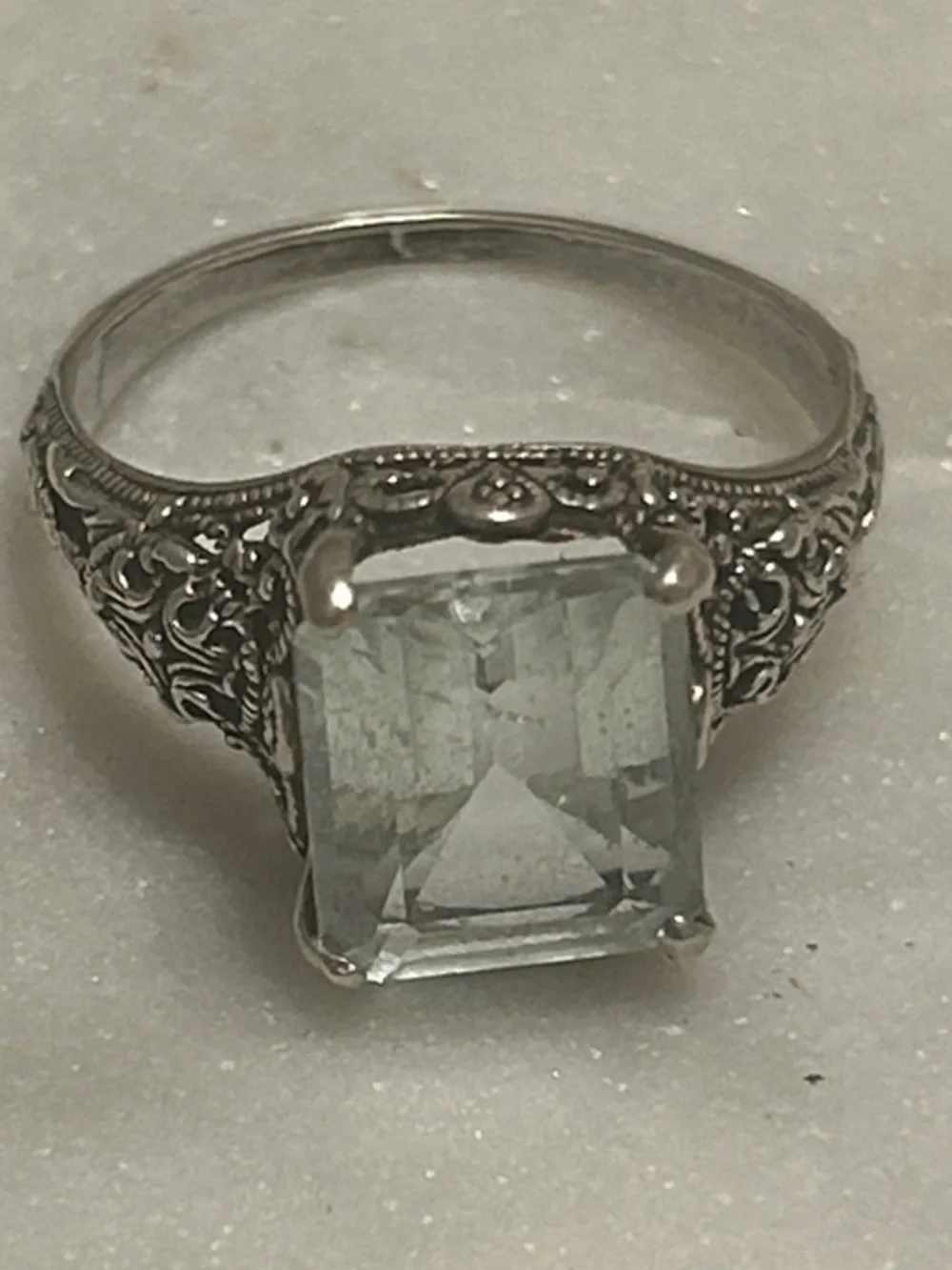 Sterling Silver Vintage-Style Aquamarine Ring - Light Blue Gemstone
